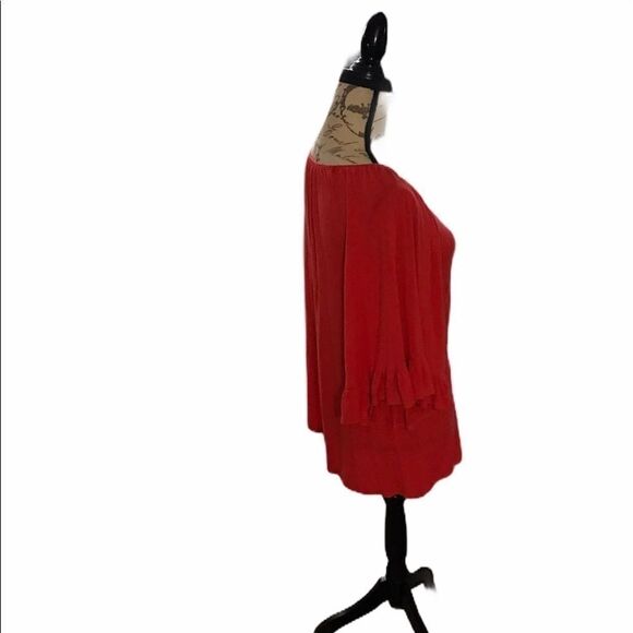 The Hanger Medium Women's Long Sleeve Tunic - Picture 8 of 9